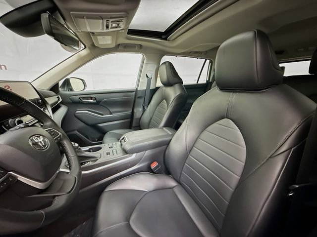 Used 2023 Toyota Highlander XLE image 21