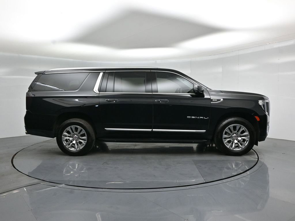 Used 2021 GMC Yukon XL Denali AWD/4WD image 25