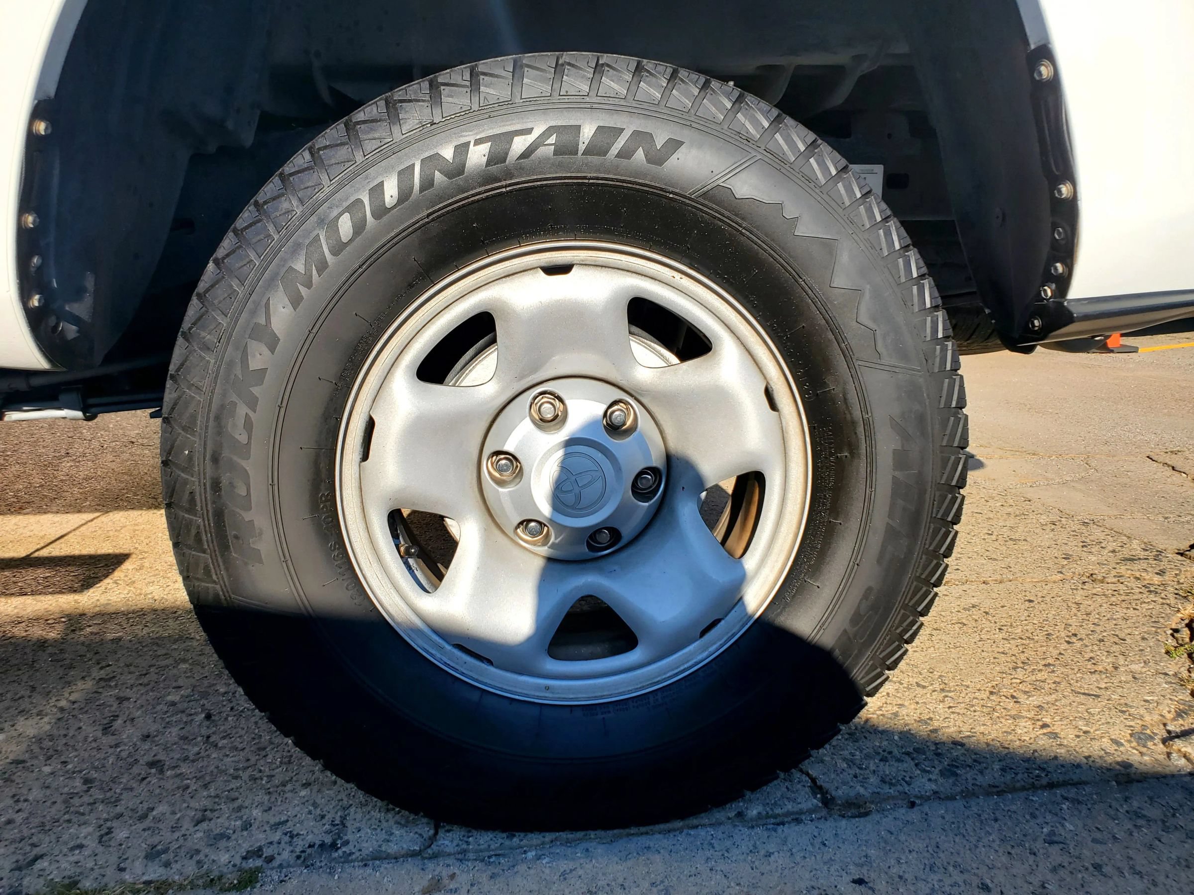 Used 2016 Toyota Tacoma SR RWD image 39