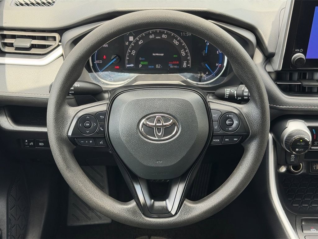 Used 2025 Toyota RAV4 XLE image 18