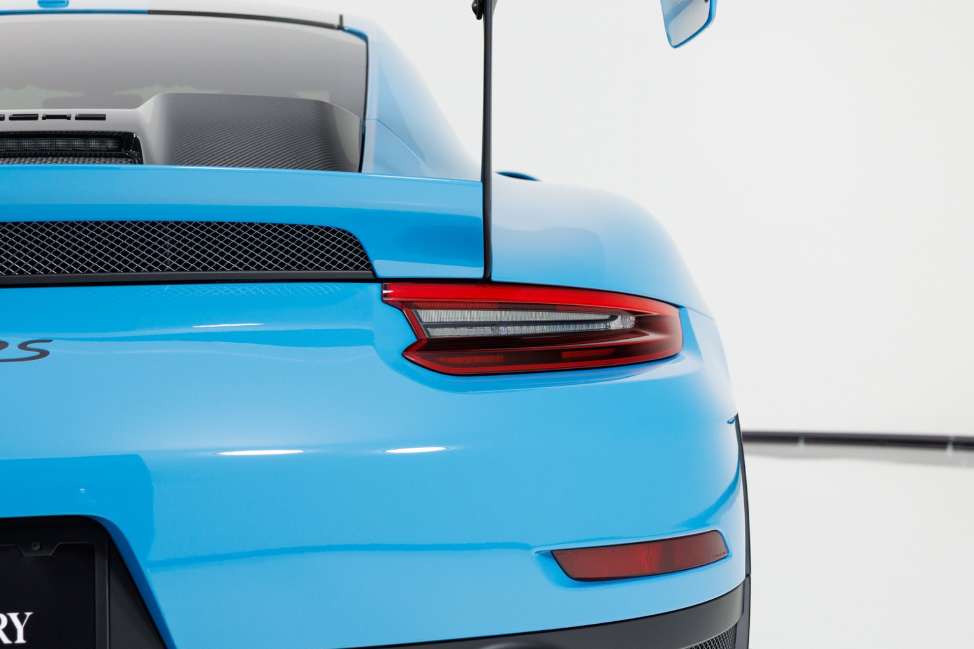 Used 2018 Porsche 911 GT2 RS RWD image 77