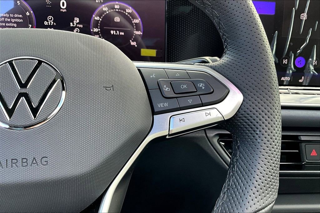 New 2026 Volkswagen Tiguan SE R-Line image 10