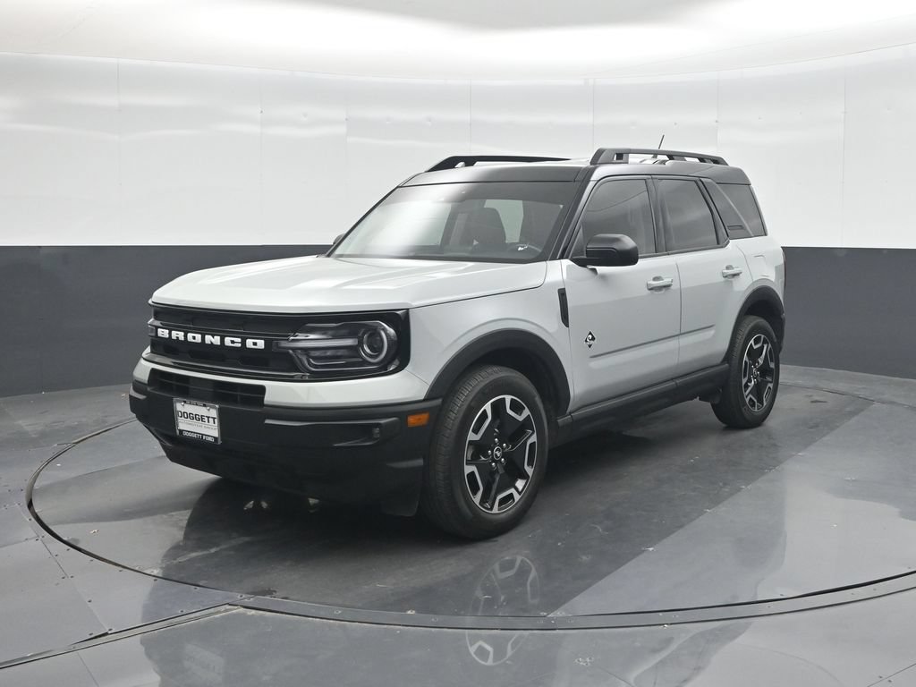 Used 2023 Ford Bronco Sport Outer Banks w/ Tech Package AWD/4WD image 1