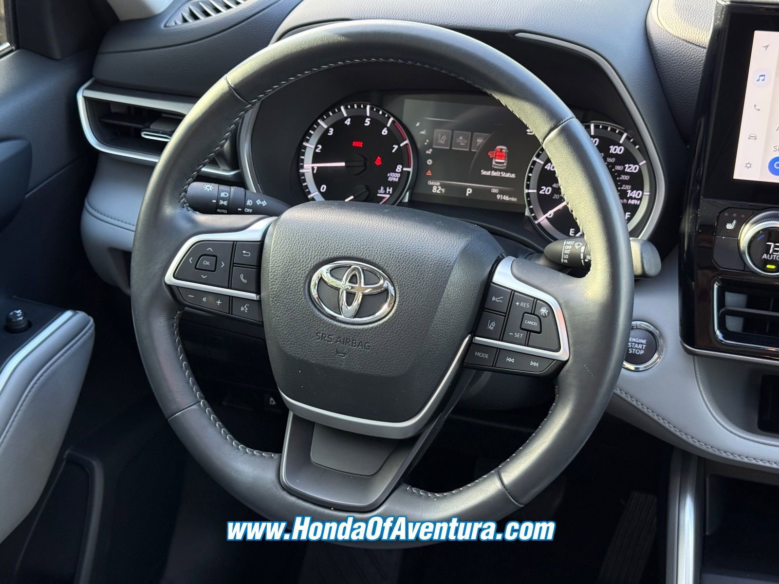 Used 2023 Toyota Highlander XLE FWD image 14
