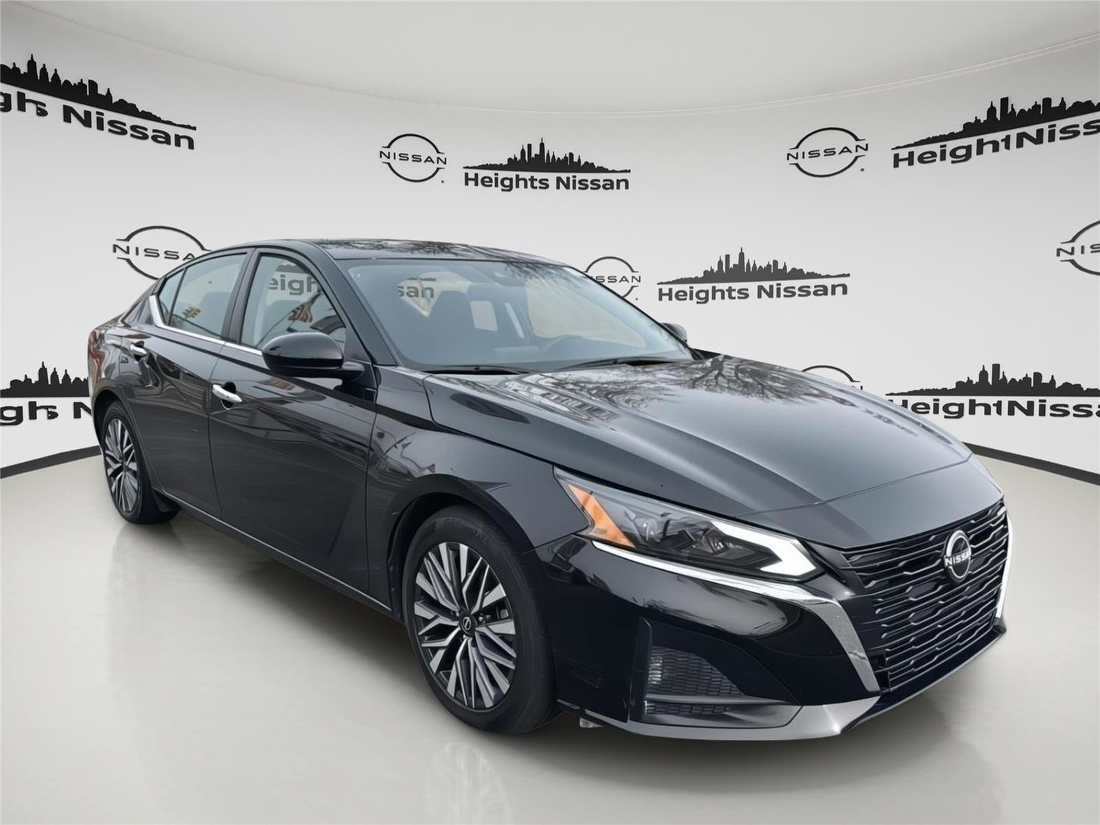 Used 2023 Nissan Altima 2.5 SV image 8