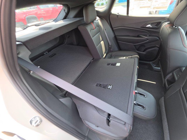 New 2026 Chevrolet Trax RS w/ Sunroof Package FWD image 16