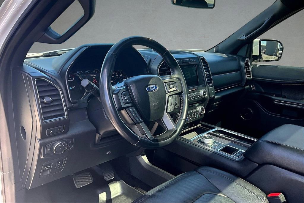 Used 2018 Ford Expedition Limited w/ Equipment Group 302A RWD image 21