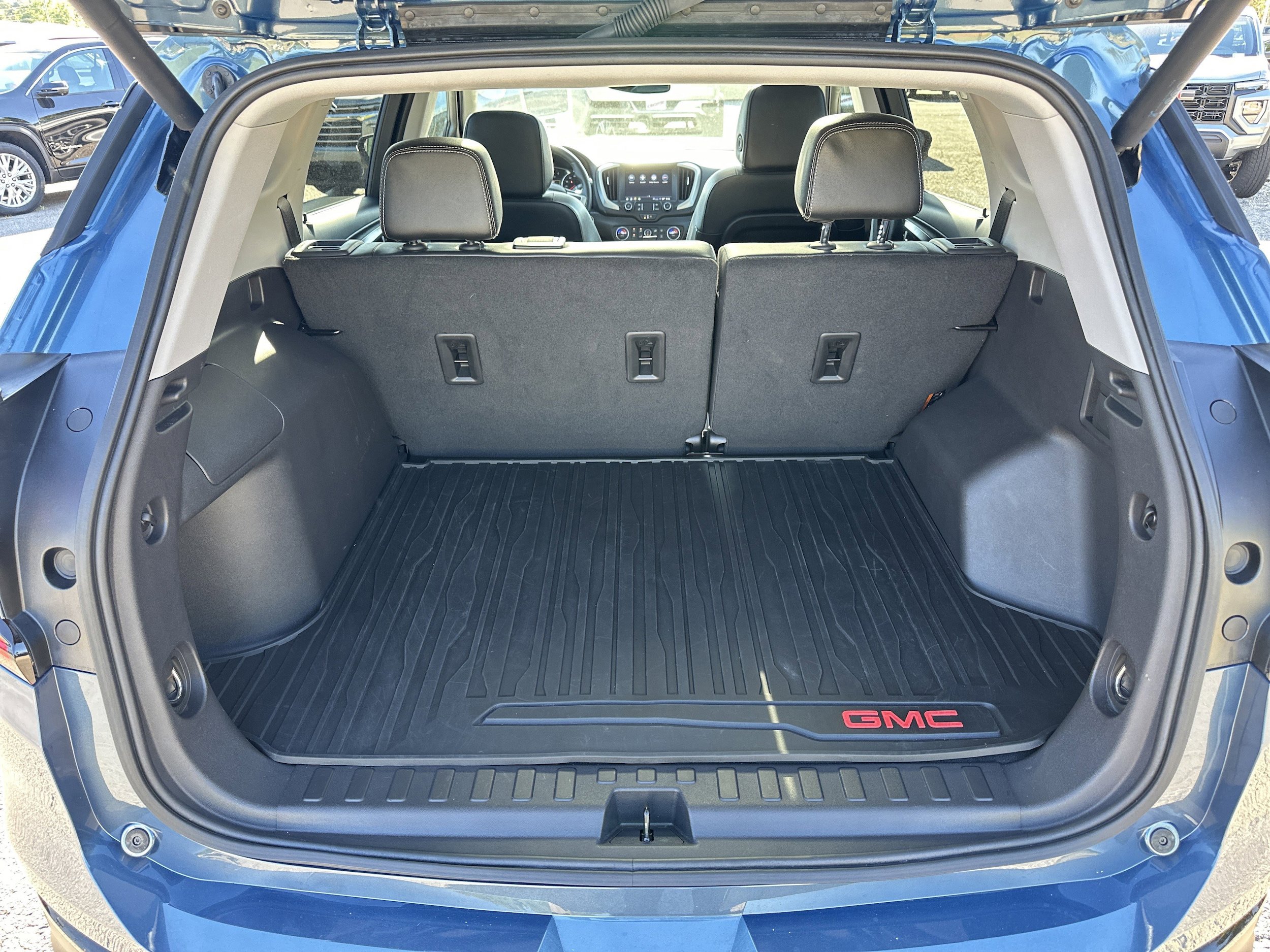 Used 2024 GMC Terrain SLT w/ Tech Package AWD/4WD image 18