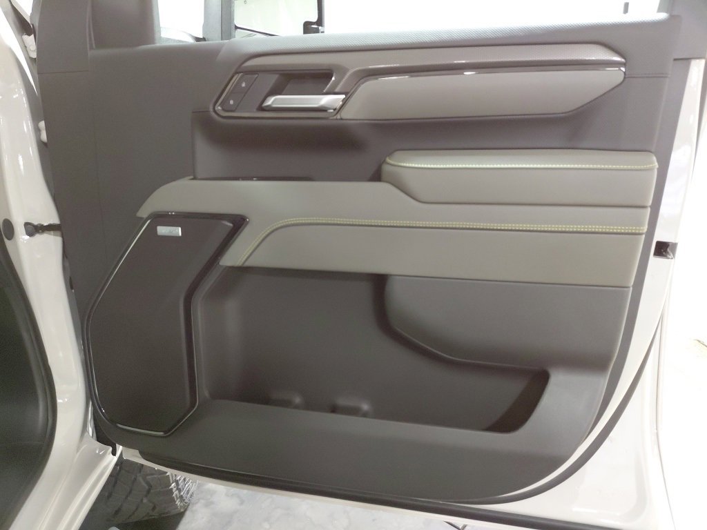 New 2026 Chevrolet Silverado 2500 ZR2 w/ LPO, Dark Essentials Package image 22