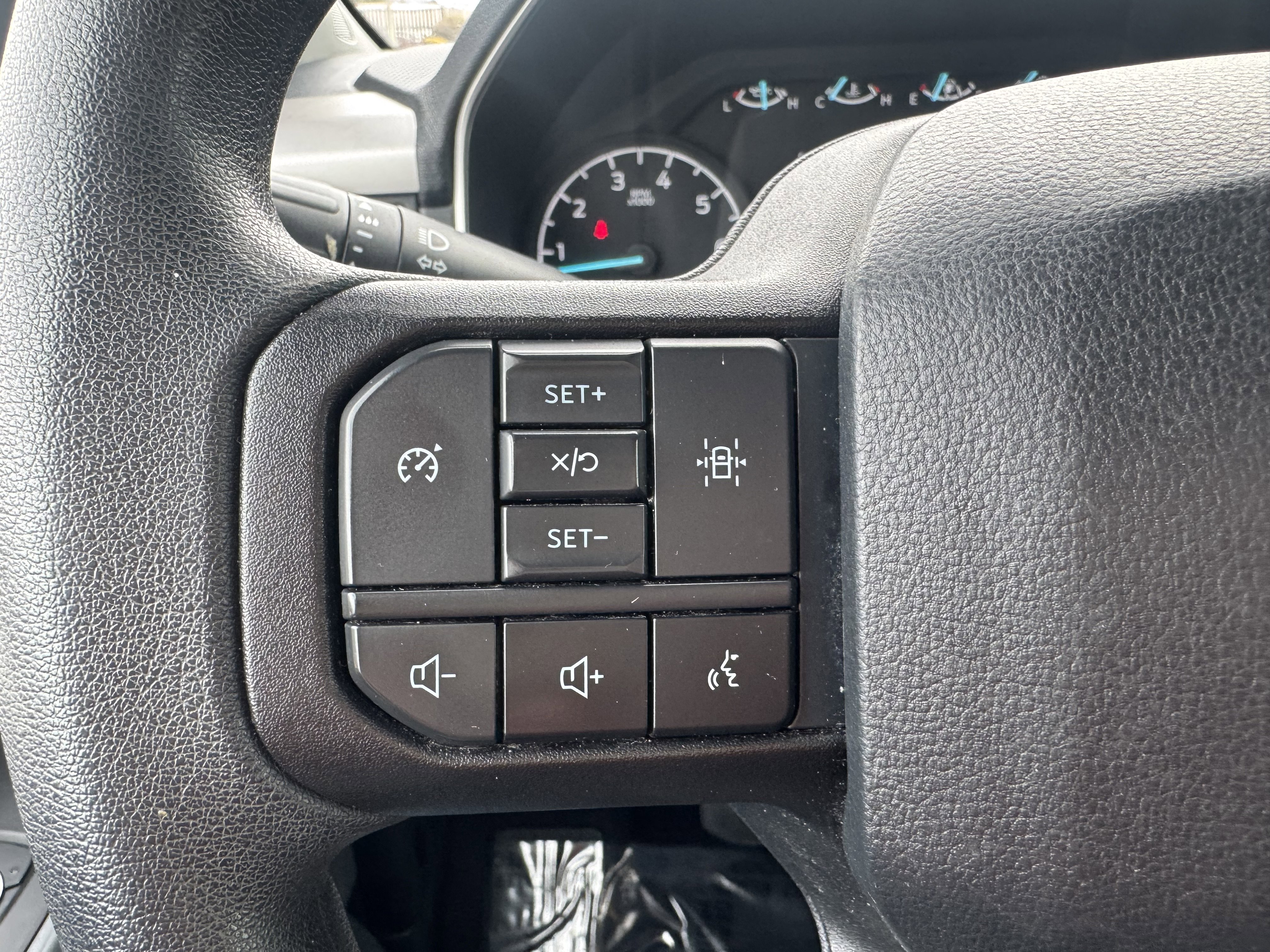Used 2023 Ford F150 XLT AWD/4WD image 10