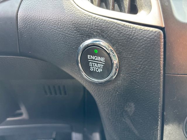 Used 2019 Ford Edge SEL image 18