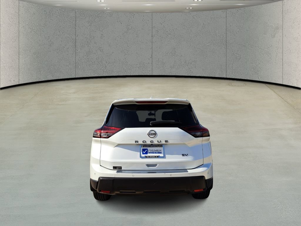 Used 2024 Nissan Rogue SV w/ SV Premium Package image 6