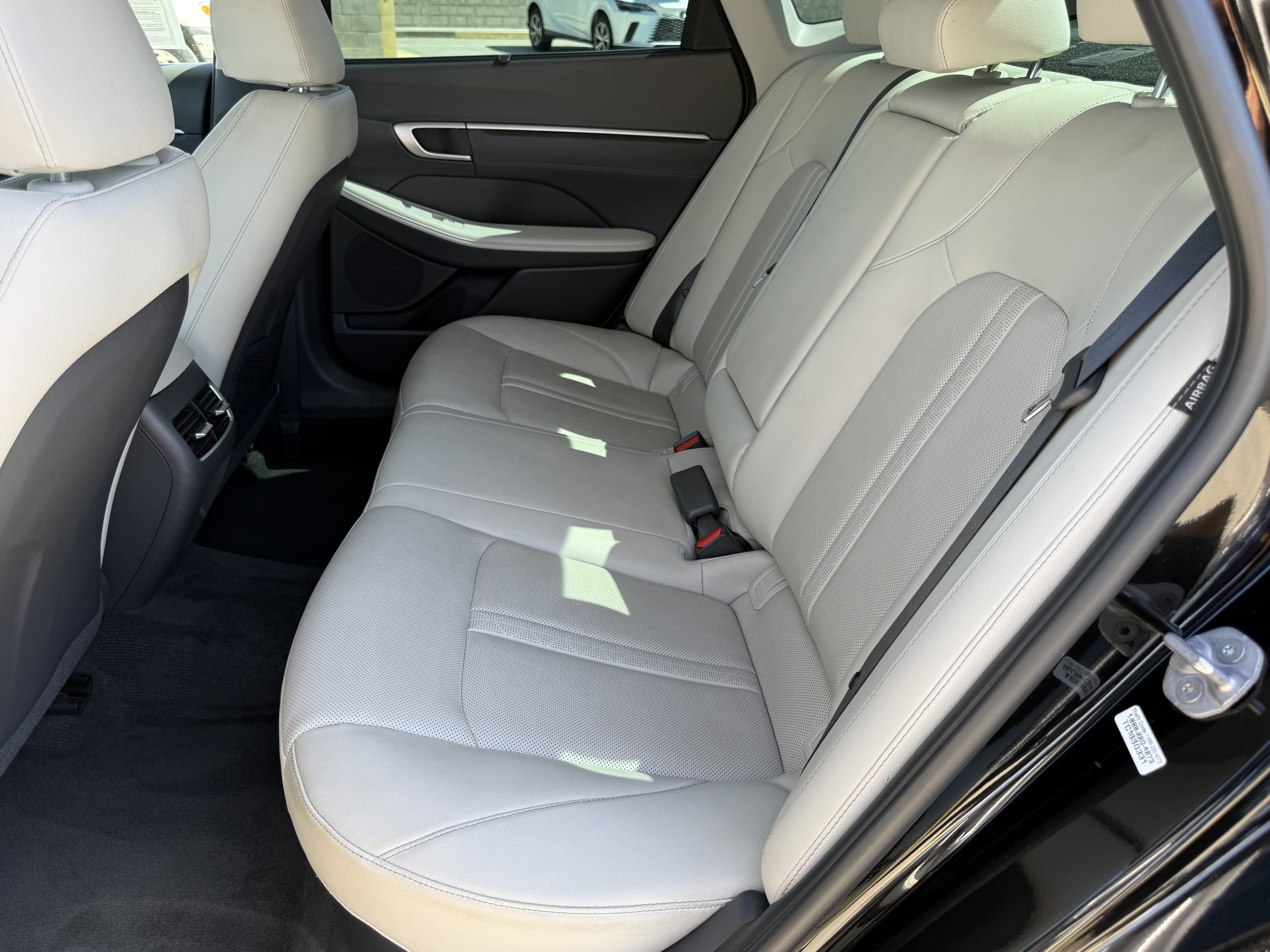 Used 2025 Hyundai Sonata Limited FWD image 30