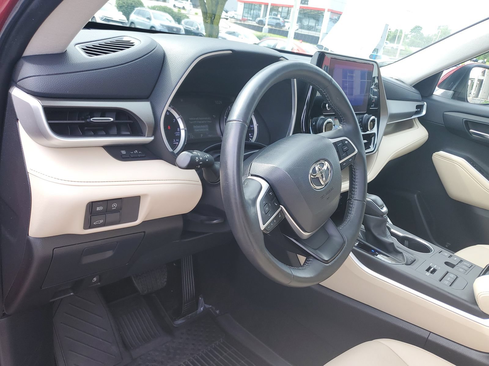 Certified 2024 Toyota Highlander XLE AWD/4WD image 21