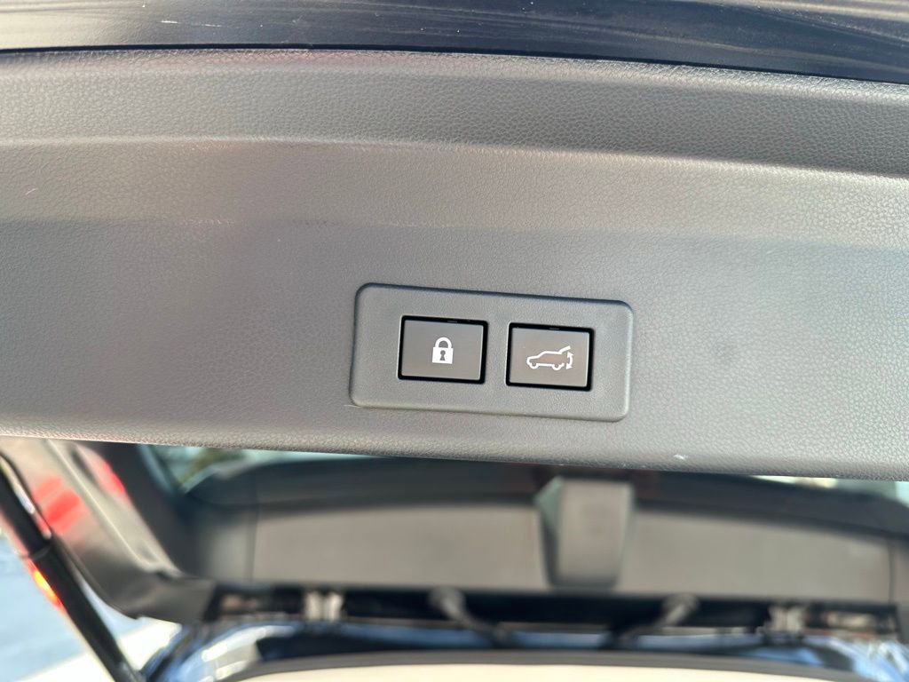 Used 2023 Subaru Ascent Touring w/ Popular Package #2A image 8