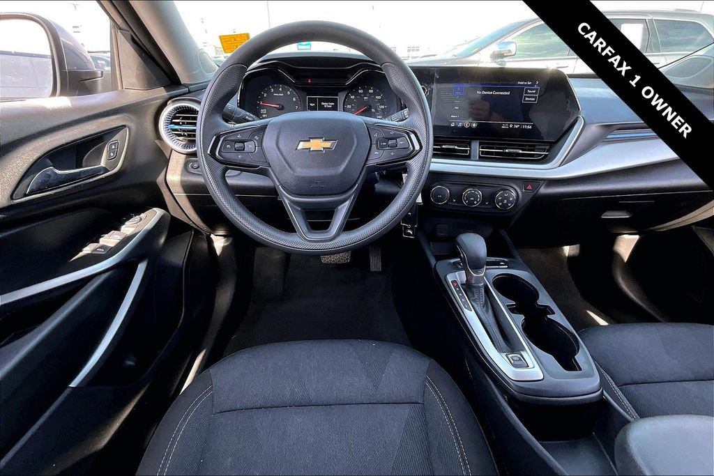 Used 2025 Chevrolet Trax LS w/ LS Convenience Package image 8