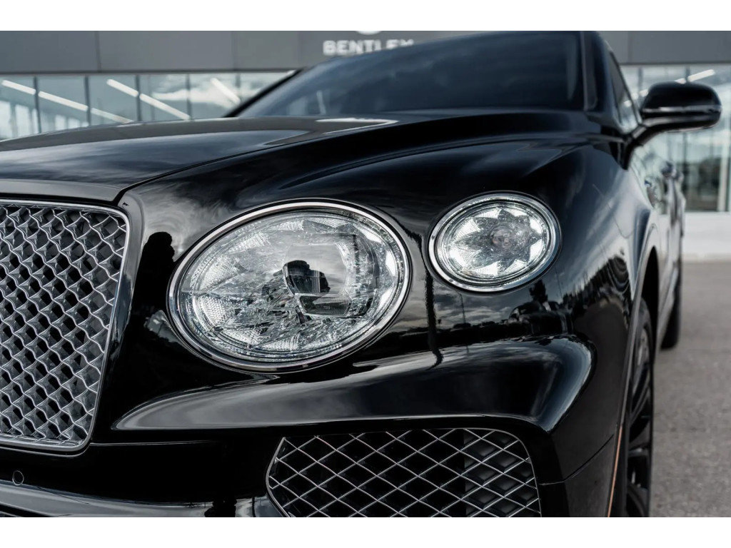 Used 2022 Bentley Bentayga image 23