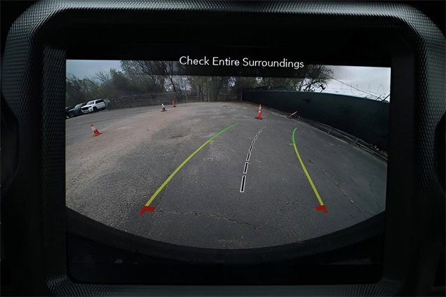 Used 2020 Jeep Wrangler Unlimited Sahara image 24