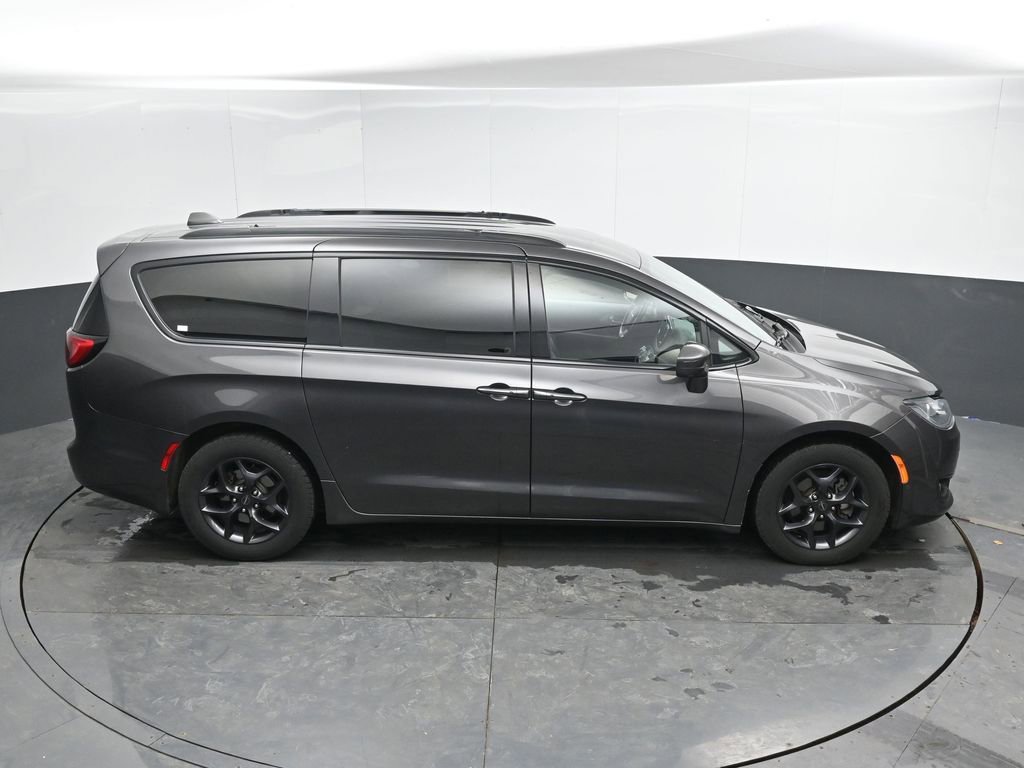 Used 2020 Chrysler Pacifica Touring-L Plus FWD image 25