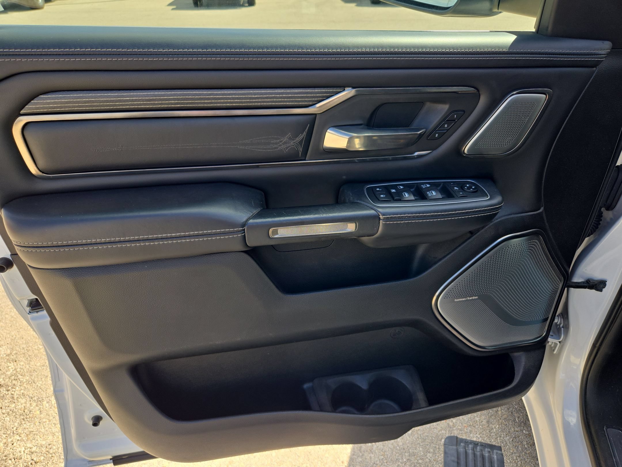 Used 2020 RAM 1500 Limited AWD/4WD image 11