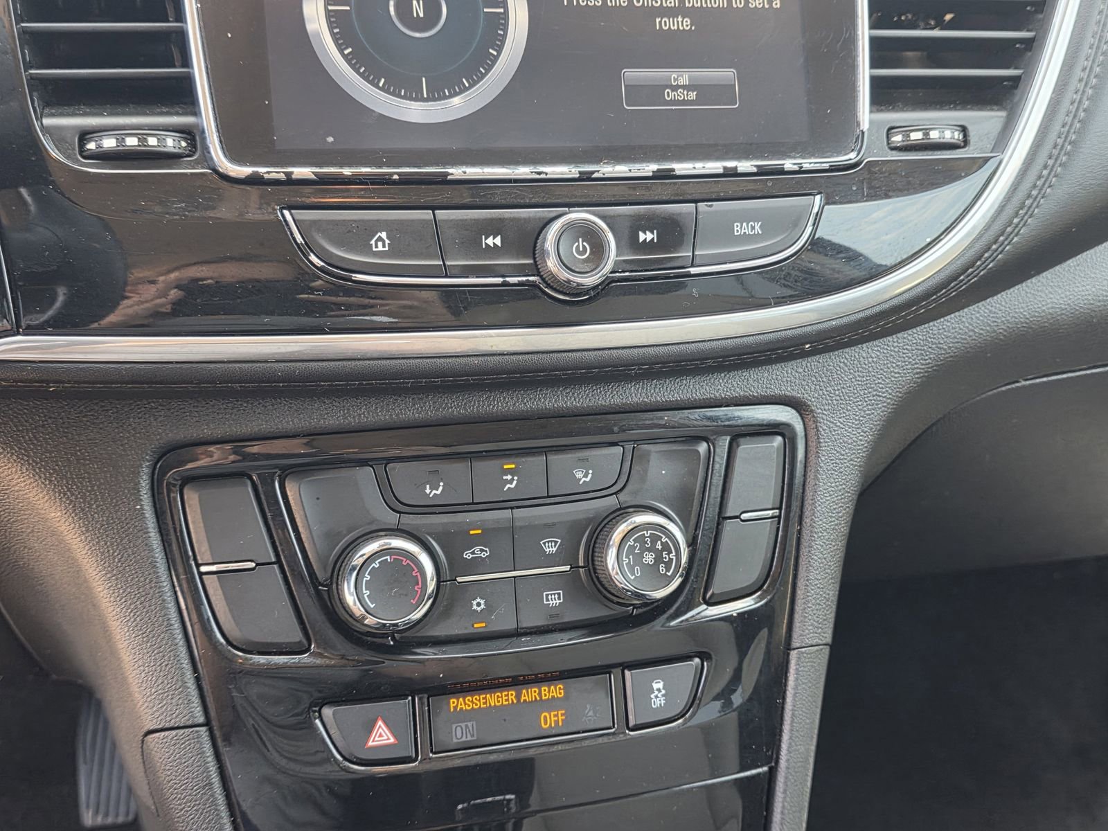 Used 2020 Buick Encore Preferred image 13