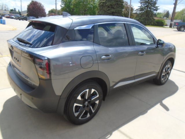 Used 2025 Nissan Kicks SV w/ SV Premium Package AWD/4WD image 8