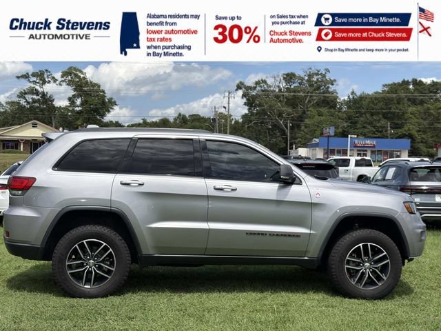 Used 2017 Jeep Grand Cherokee Trailhawk AWD/4WD image 4