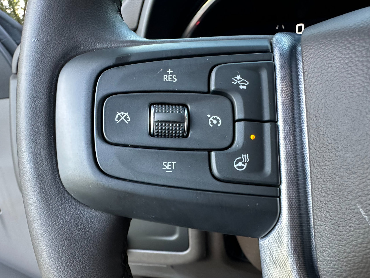 Used 2024 GMC Yukon XL SLT w/ SLT Luxury Package image 44