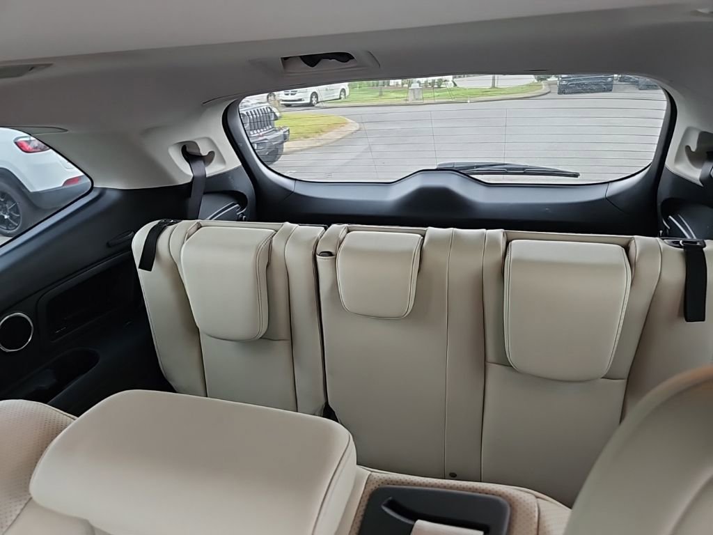 Used 2023 Subaru Ascent Limited w/ Technology Package AWD/4WD image 14