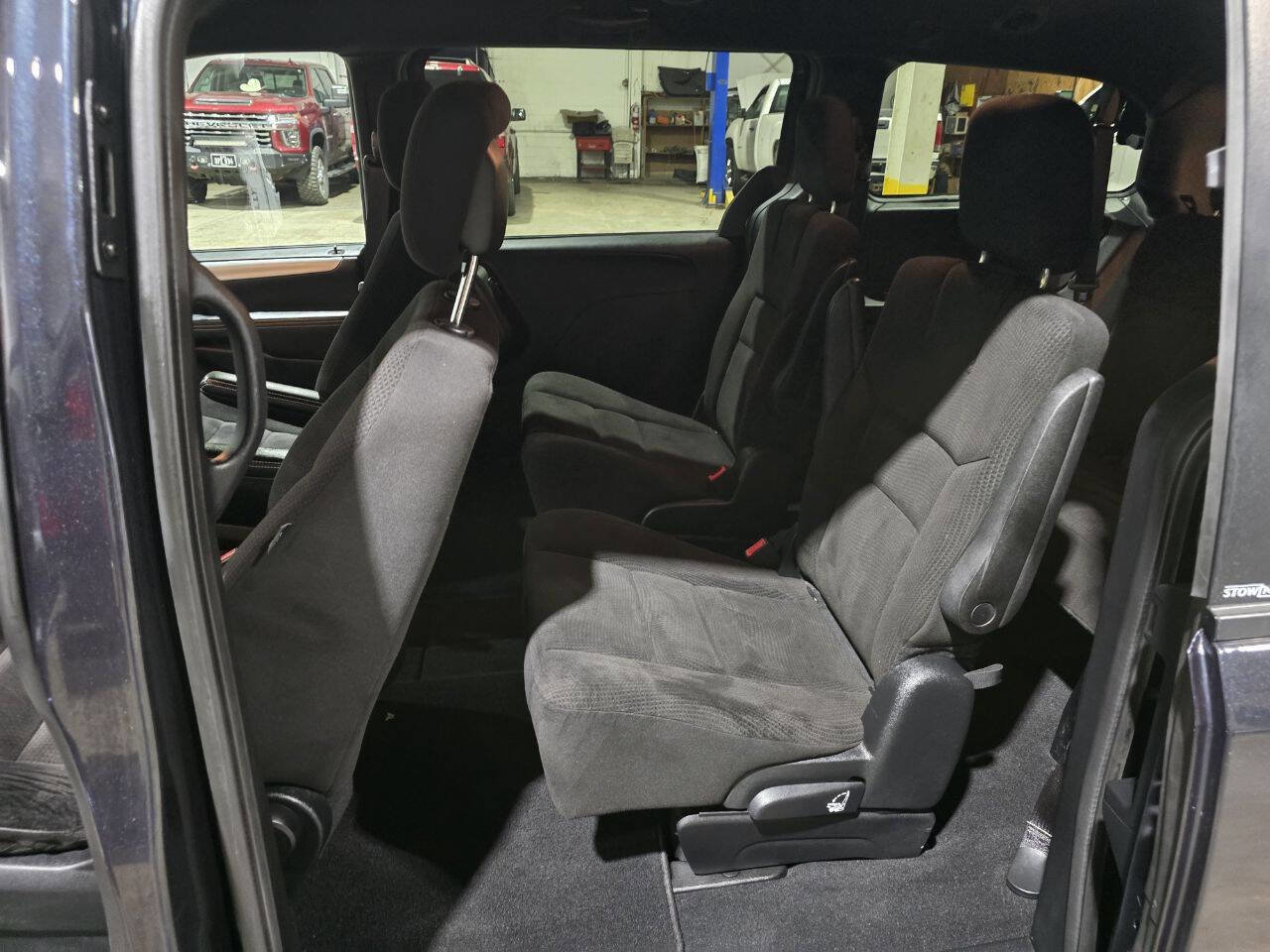Used 2014 Dodge Grand Caravan SE w/ Quick Order Package 29E SE FWD image 26