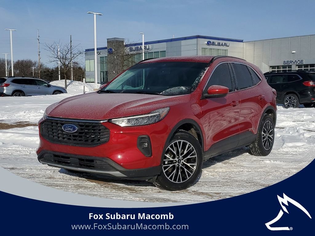 Used 2023 Ford Escape SE image 1
