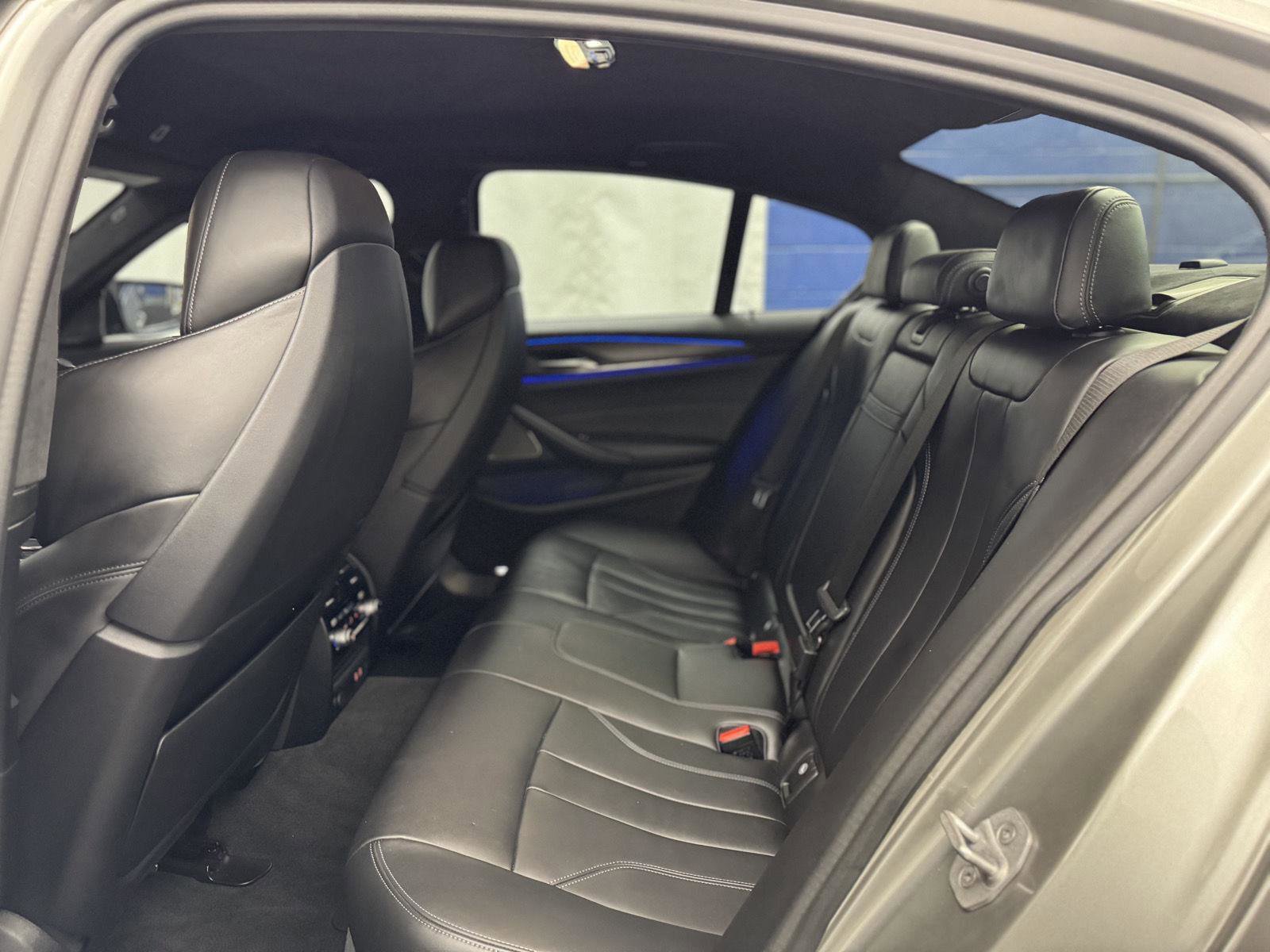 Used 2021 BMW M5 image 27