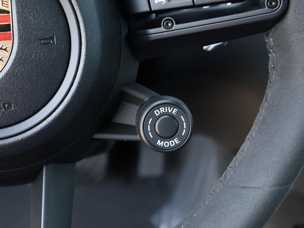 Certified 2025 Porsche Macan Turbo AWD/4WD image 30