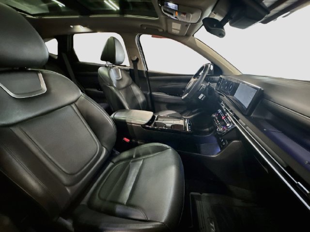 Used 2025 Hyundai Tucson Limited AWD/4WD image 29