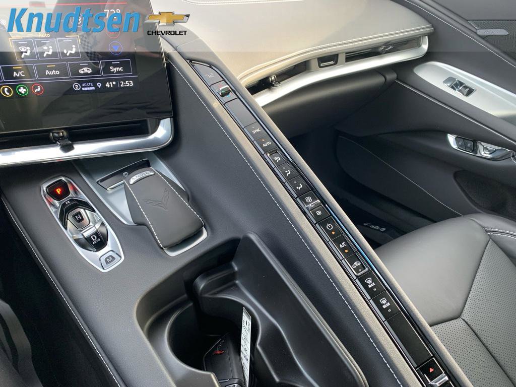 Used 2021 Chevrolet Corvette Stingray Coupe w/ Chrome Exterior Badge Package image 27