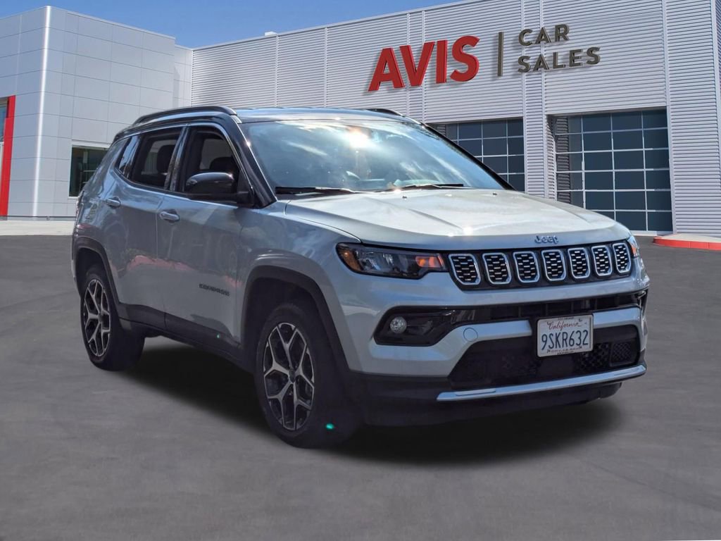 Used 2025 Jeep Compass Limited AWD/4WD image 3