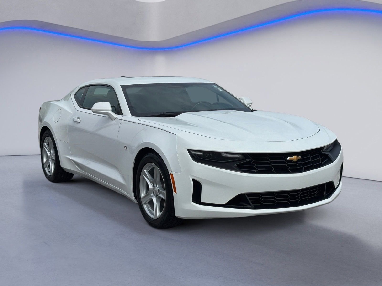 Used 2023 Chevrolet Camaro LT RWD image 5