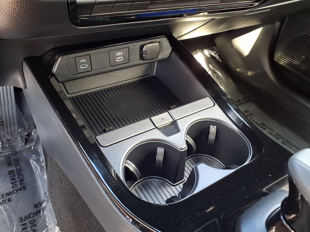 Used 2024 Toyota Prius LE image 19