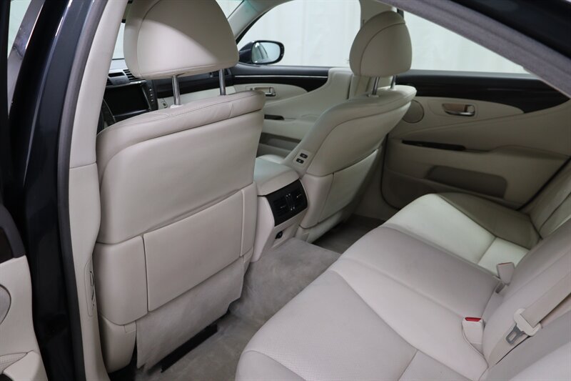 Used 2008 Lexus LS 460 RWD image 25