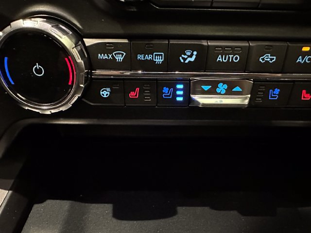 New 2027 Ford F250 Lariat w/ Black Appearance Package AWD/4WD image 17