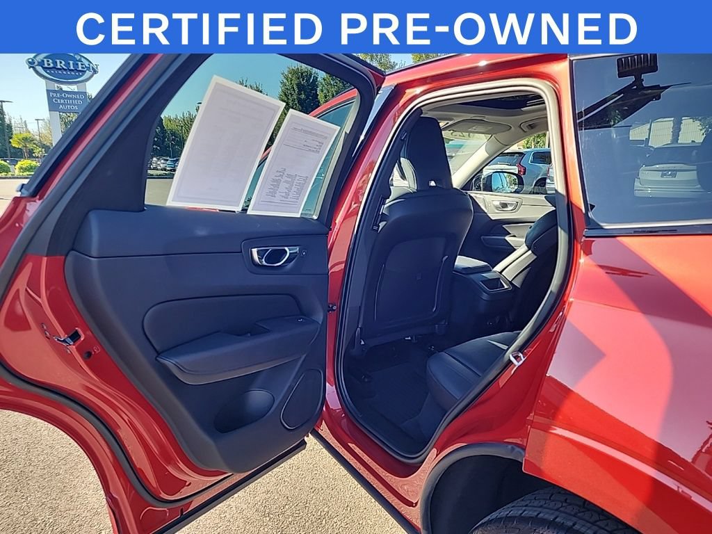 Certified 2023 Volvo XC60 B5 Plus w/ Protection Package Premier AWD/4WD image 15