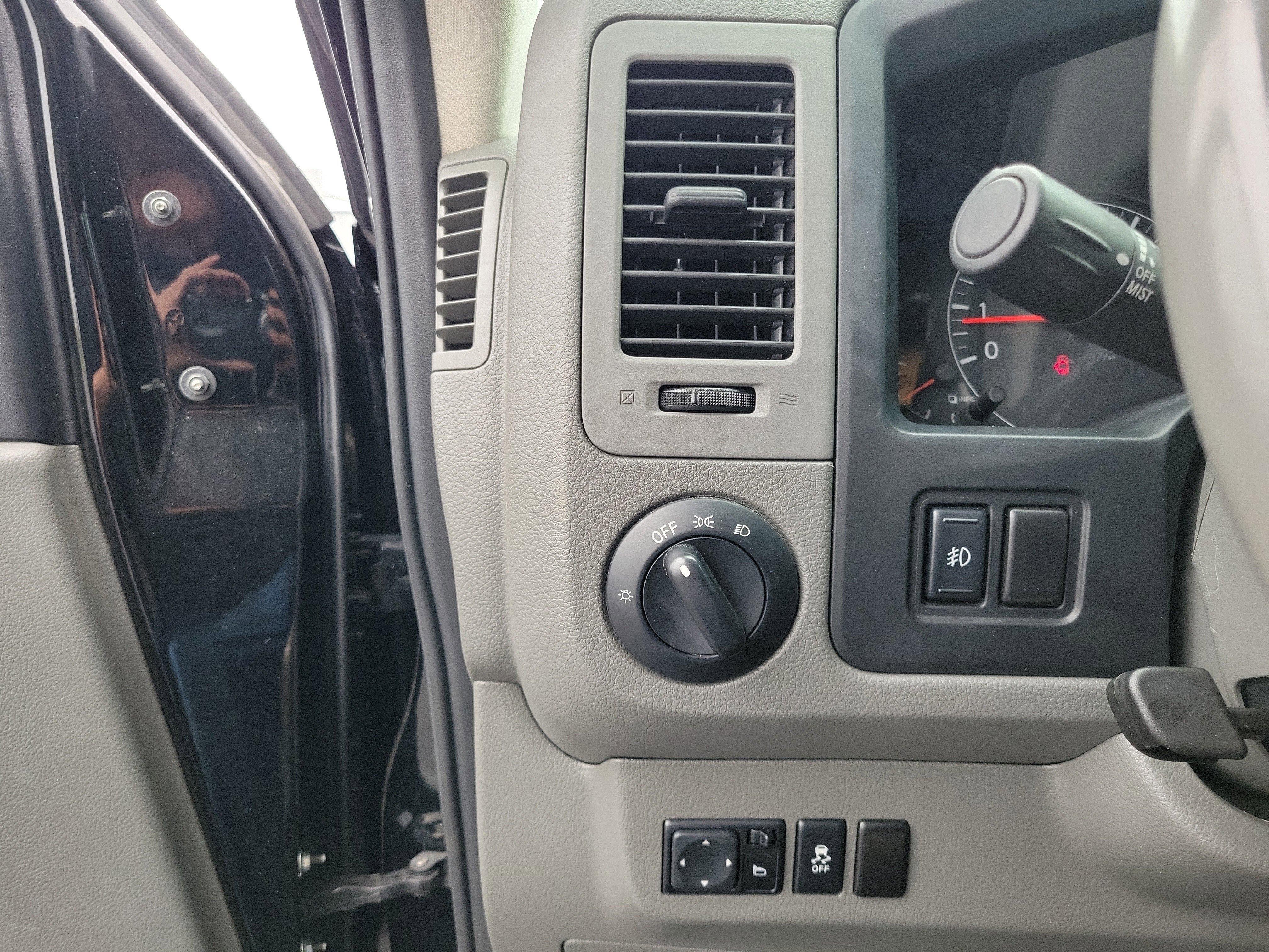Used 2019 Nissan NV 3500 SL RWD image 20