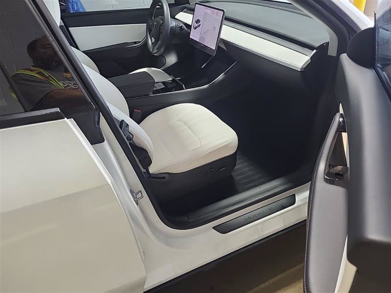 Used 2020 Tesla Model Y Long Range AWD/4WD image 8