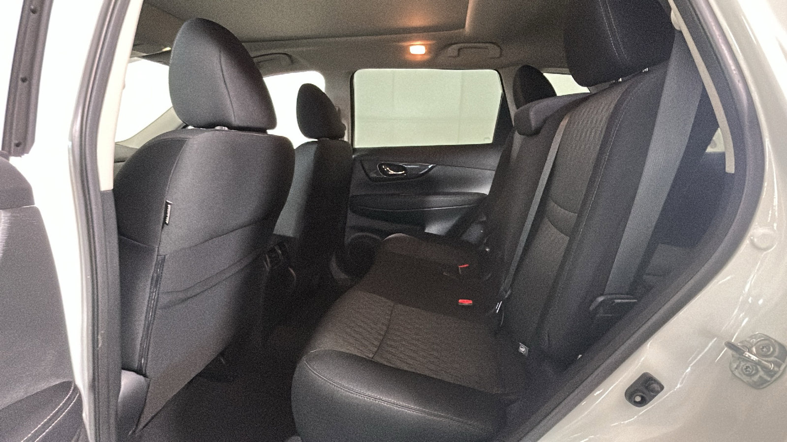 Used 2020 Nissan Rogue SV AWD/4WD image 25