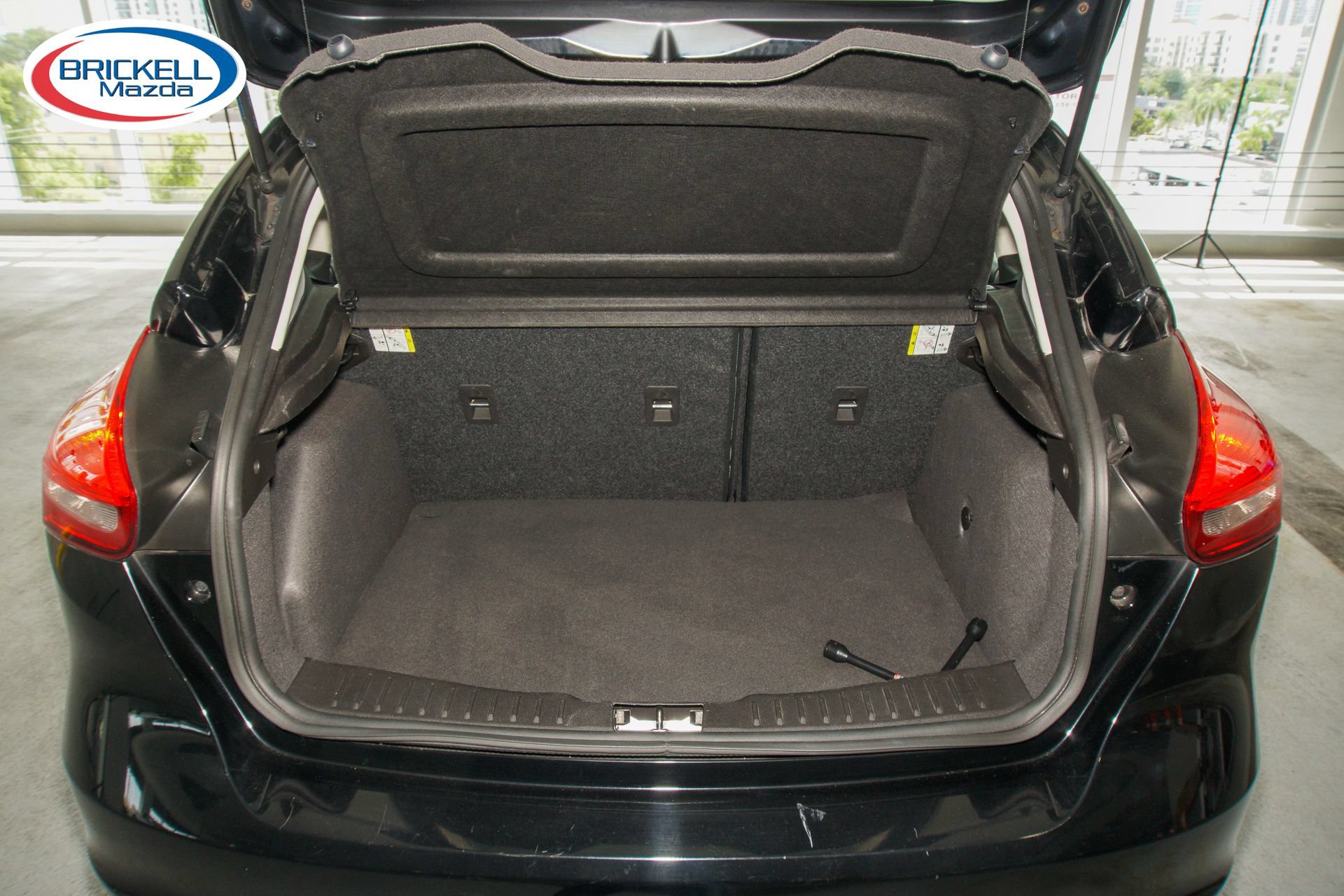 Used 2018 Ford Focus SE FWD image 9
