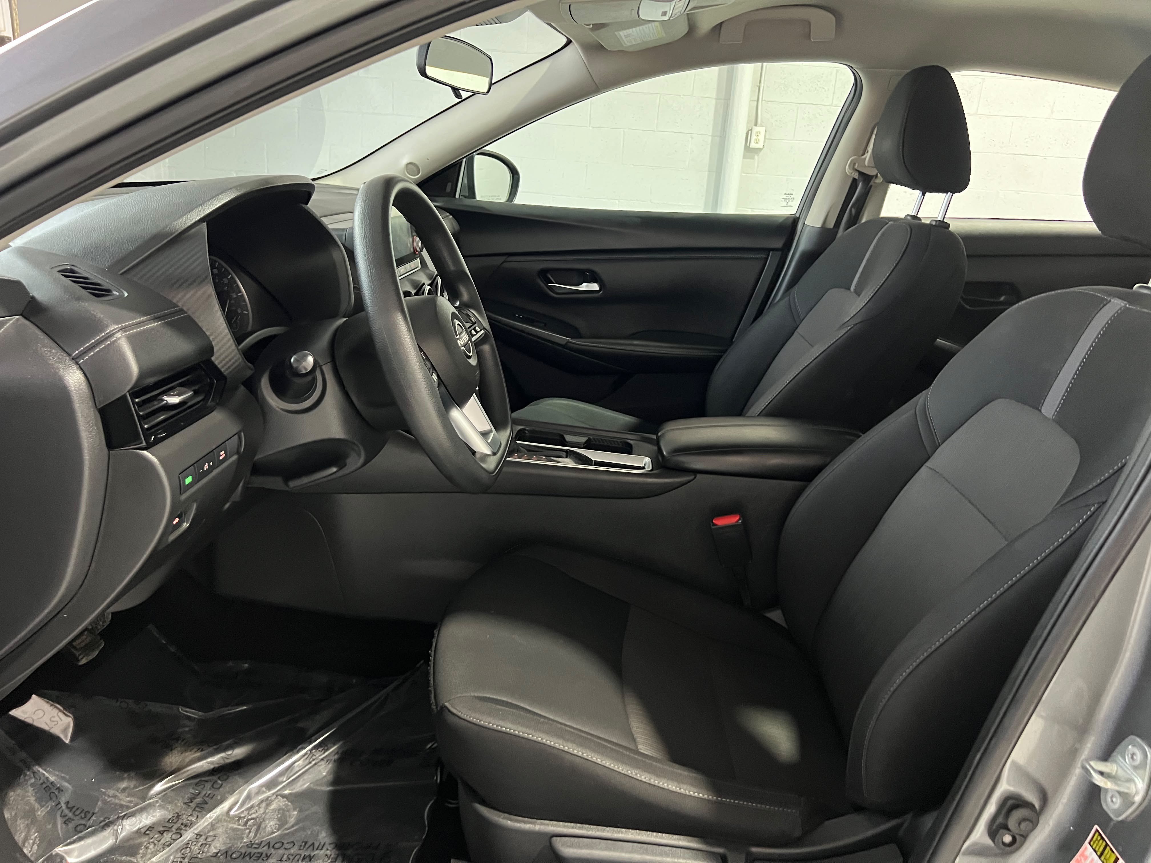 Used 2024 Nissan Sentra SV FWD image 9