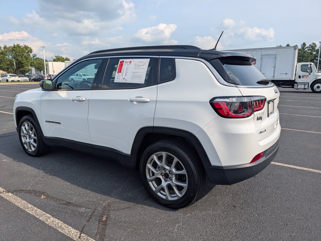 Used 2025 Jeep Compass Limited AWD/4WD image 21