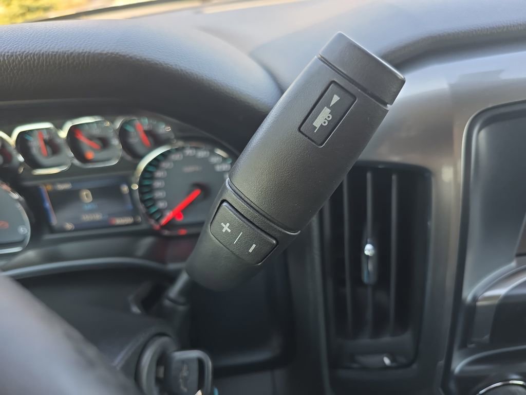 Used 2015 Chevrolet Silverado 2500 LT w/ LT Convenience Package image 19