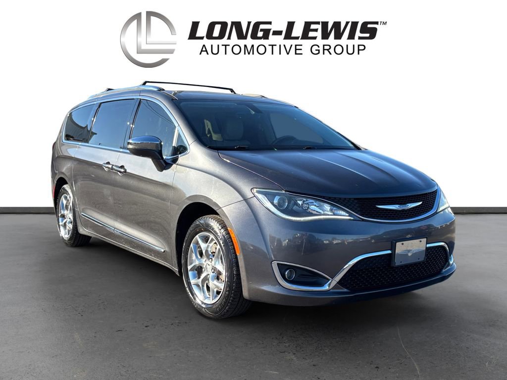 Used 2017 Chrysler Pacifica Limited image 10