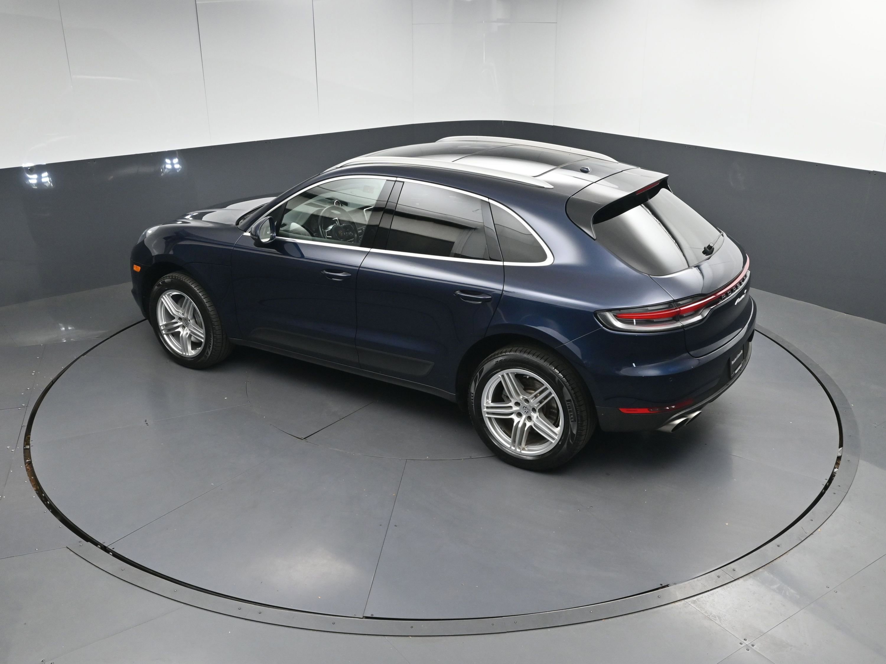 Certified 2020 Porsche Macan S image 35